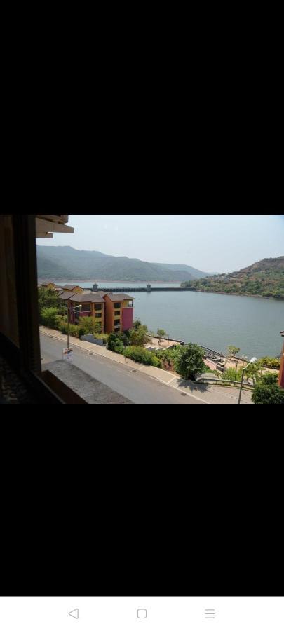 2Bhk Lake View Apartment Lavasa Eksteriør bilde