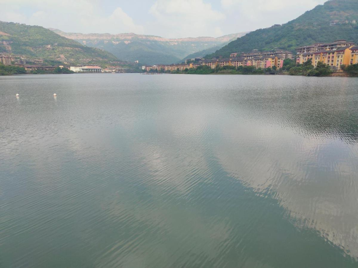 2Bhk Lake View Apartment Lavasa Eksteriør bilde